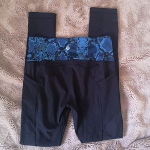 Lululemon Leggings Size 6 Snakeskin Waistband